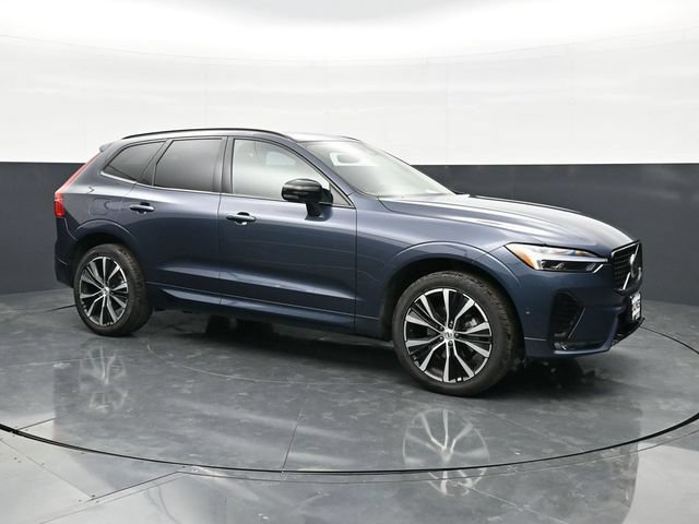 Used 2025 Volvo XC60 B5 Plus AWD/4WD image 3