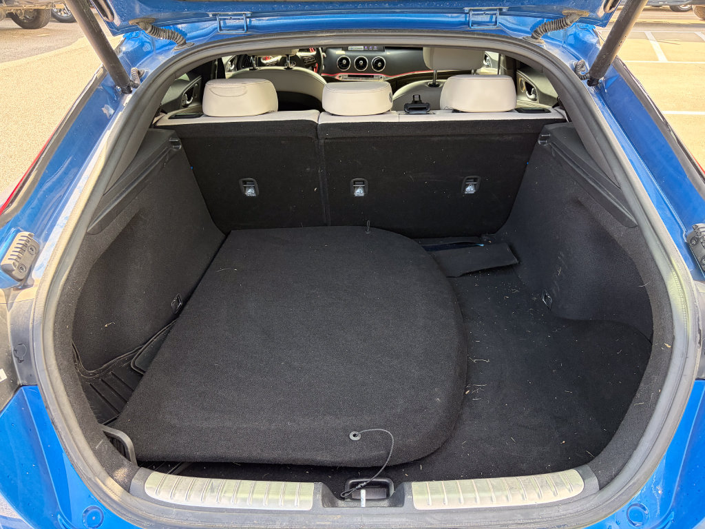 Used 2018 Kia Stinger GT2 AWD/4WD image 14