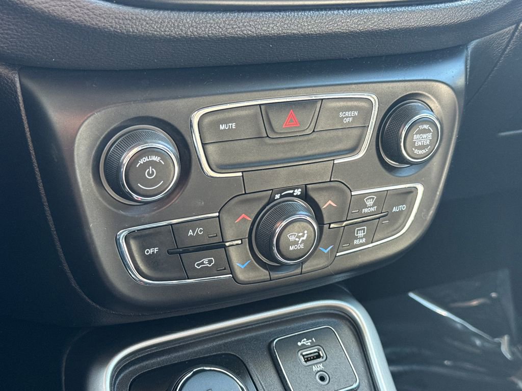 Used 2019 Jeep Compass Latitude w/ Cold Weather Group image 23