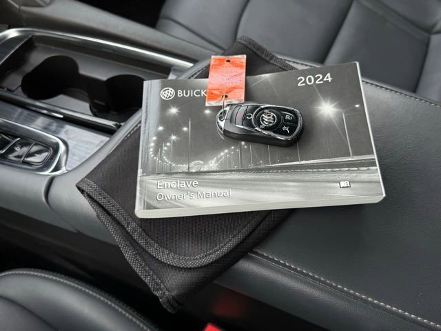Used 2024 Buick Enclave Premium image 6