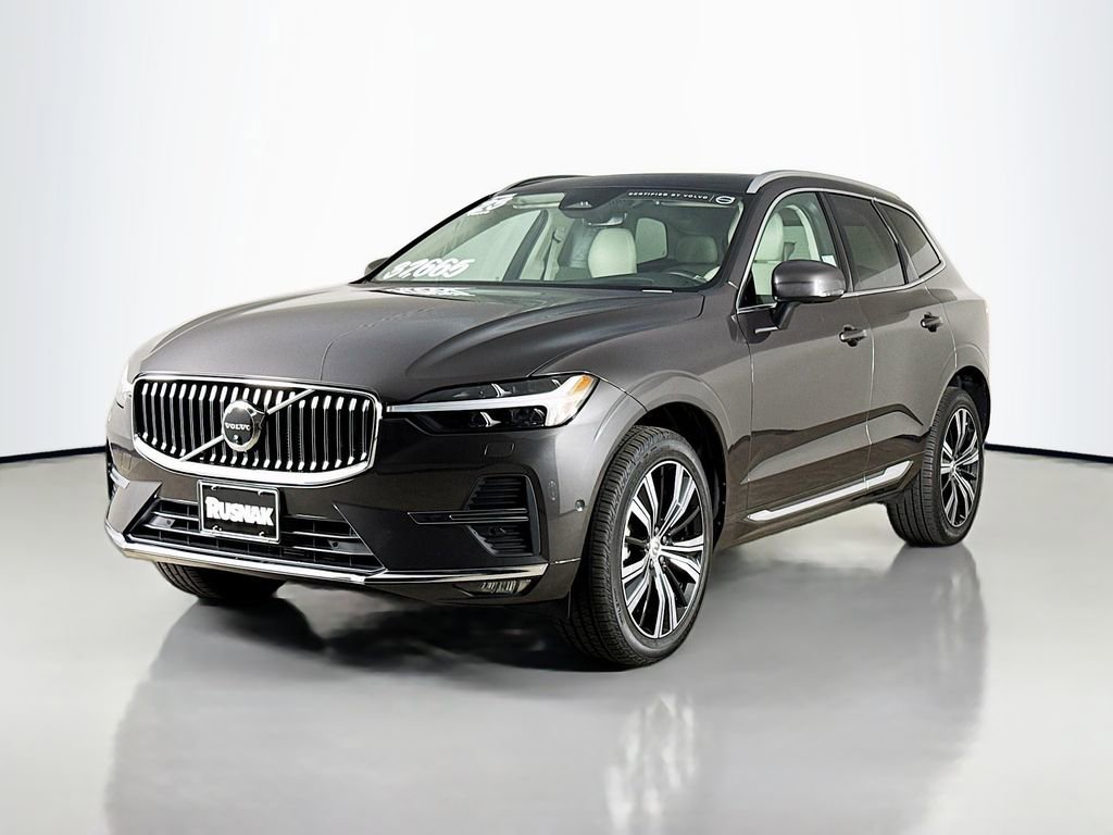 Certified 2023 Volvo XC60 B5 Ultimate FWD image 3