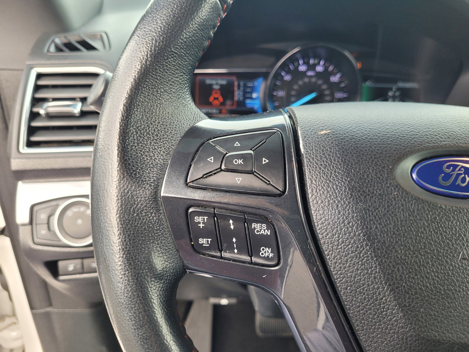 Used 2018 Ford Explorer Sport w/ Equipment Group 401A image 22