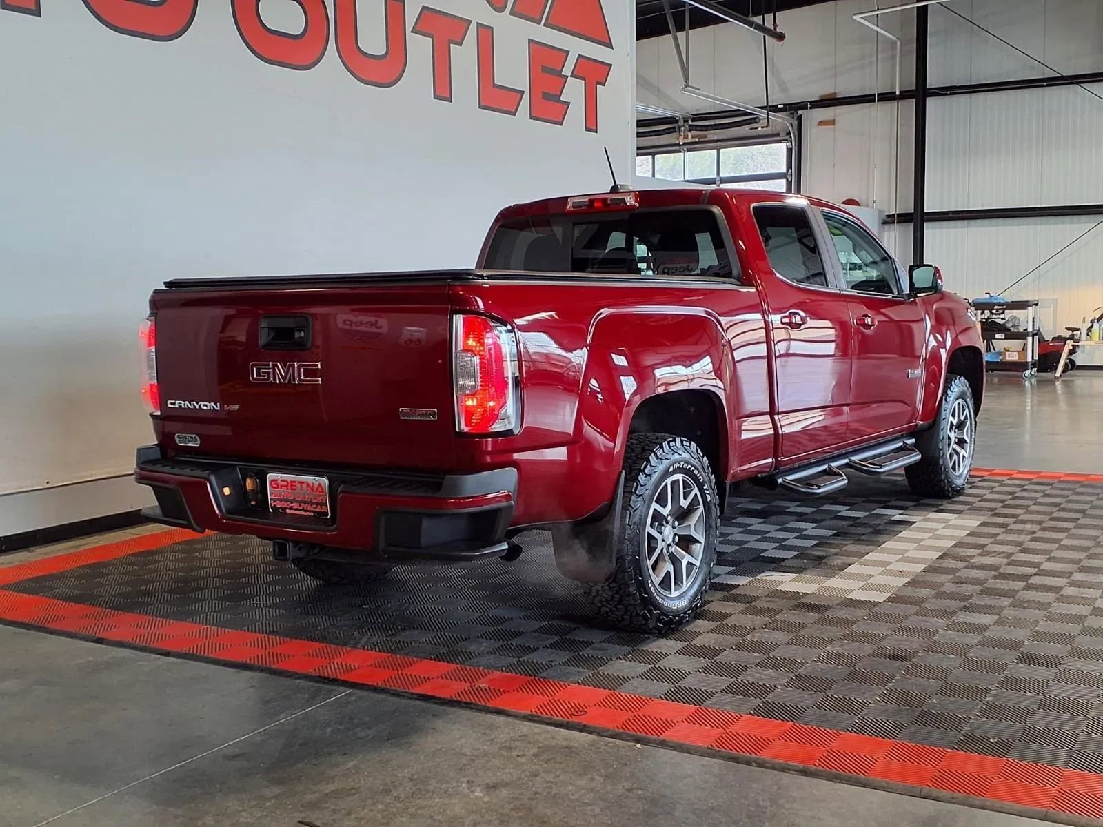 Used 2018 GMC Canyon All Terrain w/ All Terrain X Package AWD/4WD image 7