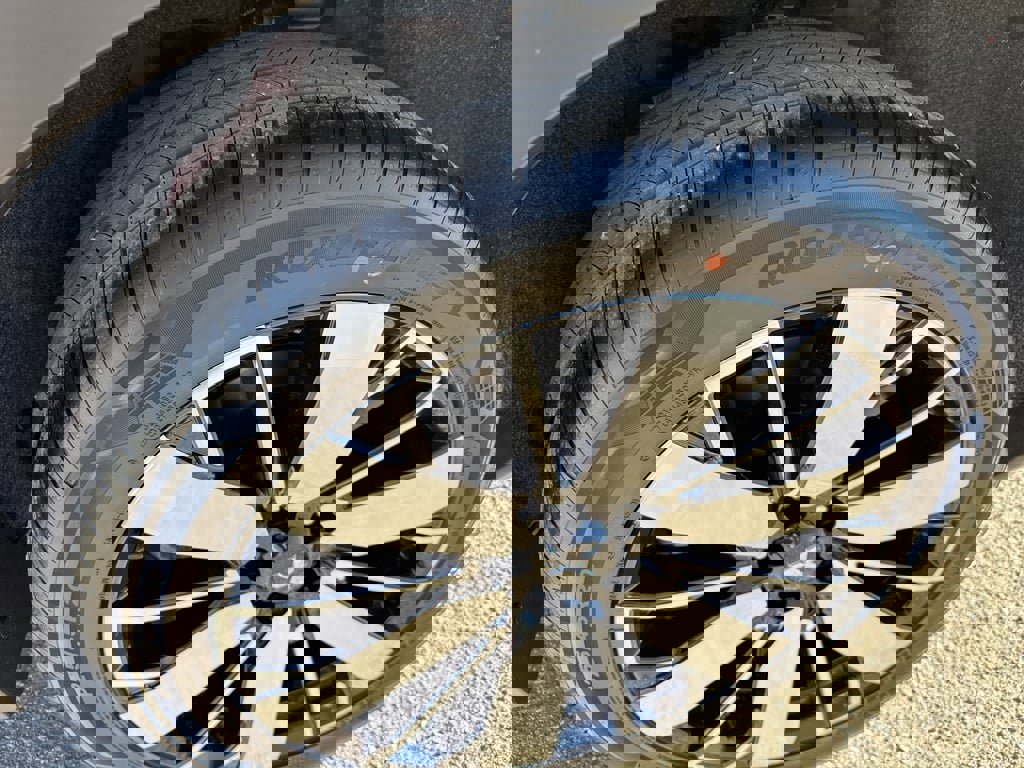 New 2025 Mitsubishi Outlander SE image 11