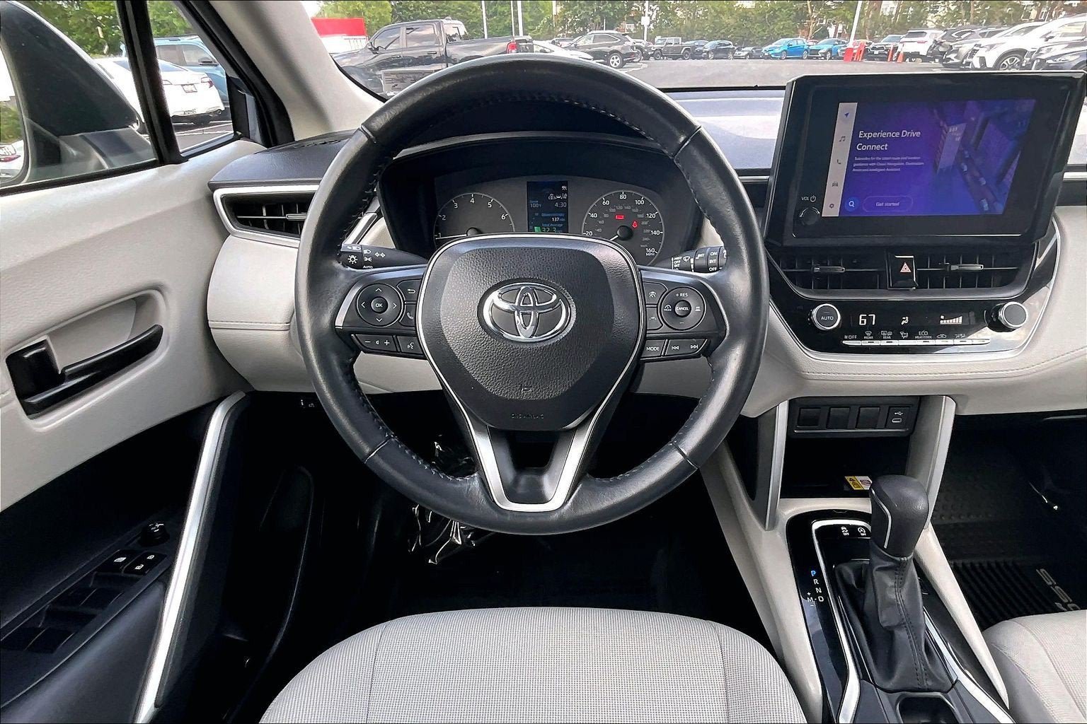 Used 2023 Toyota Corolla Cross LE AWD/4WD image 5