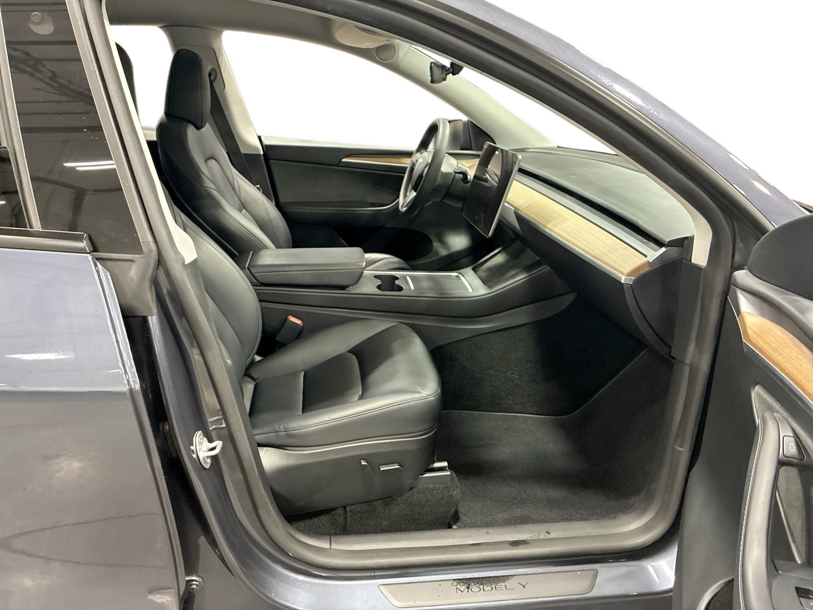 Certified 2023 Tesla Model Y Long Range AWD/4WD image 13