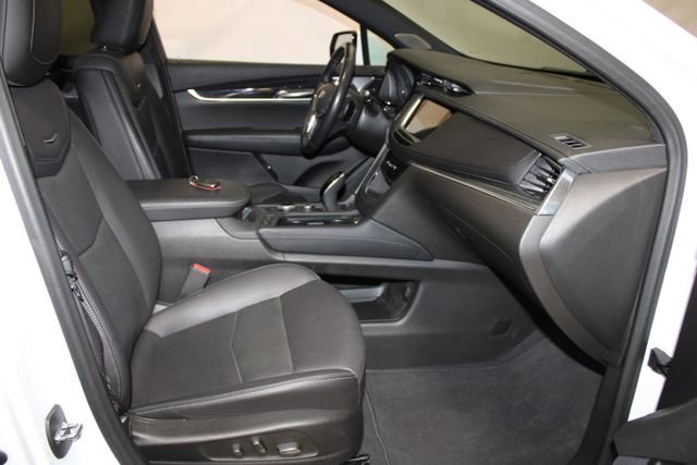 Certified 2023 Cadillac XT5 Premium Luxury AWD/4WD image 12