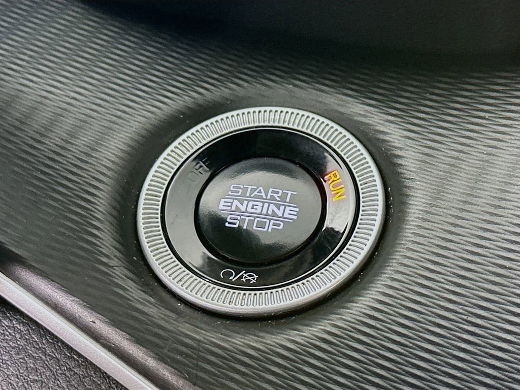 Certified 2025 Jeep Grand Cherokee L Laredo image 22