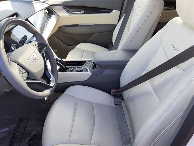 Used 2024 Cadillac XT6 Premium Luxury w/ Technology Package image 10