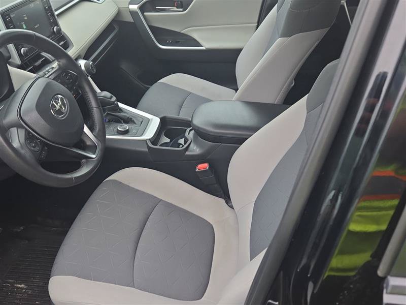 Used 2019 Toyota RAV4 XLE w/ Convenience Package AWD/4WD image 7