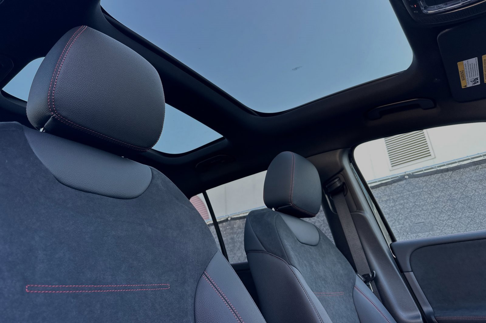 Used 2024 Mercedes-Benz EQB 300 4MATIC image 19