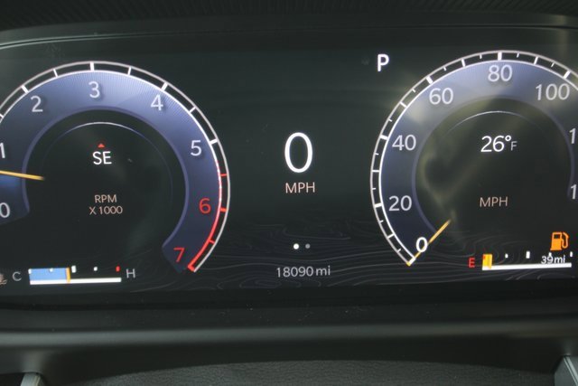 Used 2024 Jeep Wagoneer 4WD w/ Premium Group I image 18