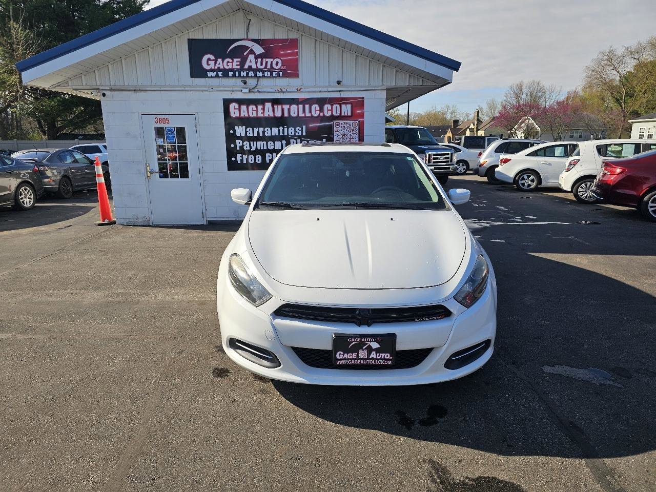 Used 2015 Dodge Dart SXT w/ Sun/Sound Group FWD image 2