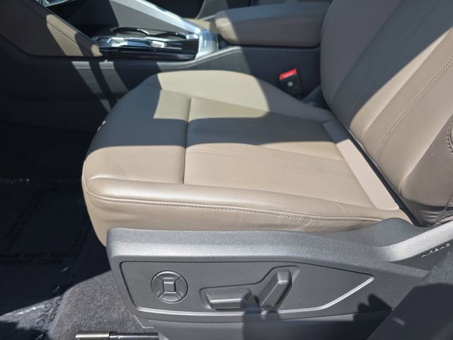 Used 2025 Audi Q5 Premium w/ Convenience Package AWD/4WD image 32