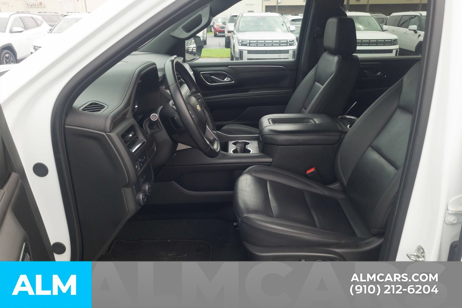 Used 2024 Chevrolet Suburban LT RWD image 16