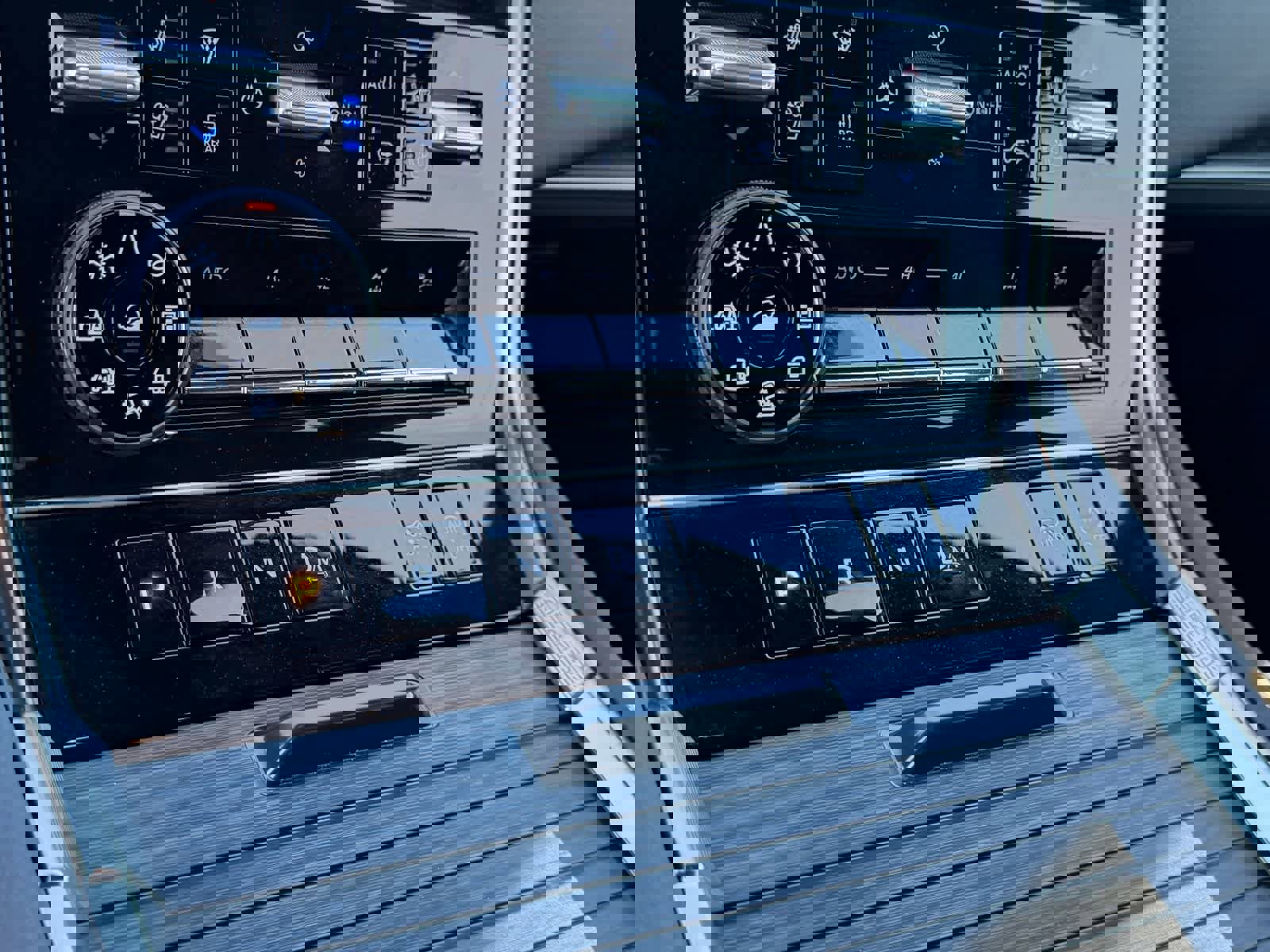 Certified 2025 Nissan Armada PRO-4X w/ Pro-4X Premium Package image 28