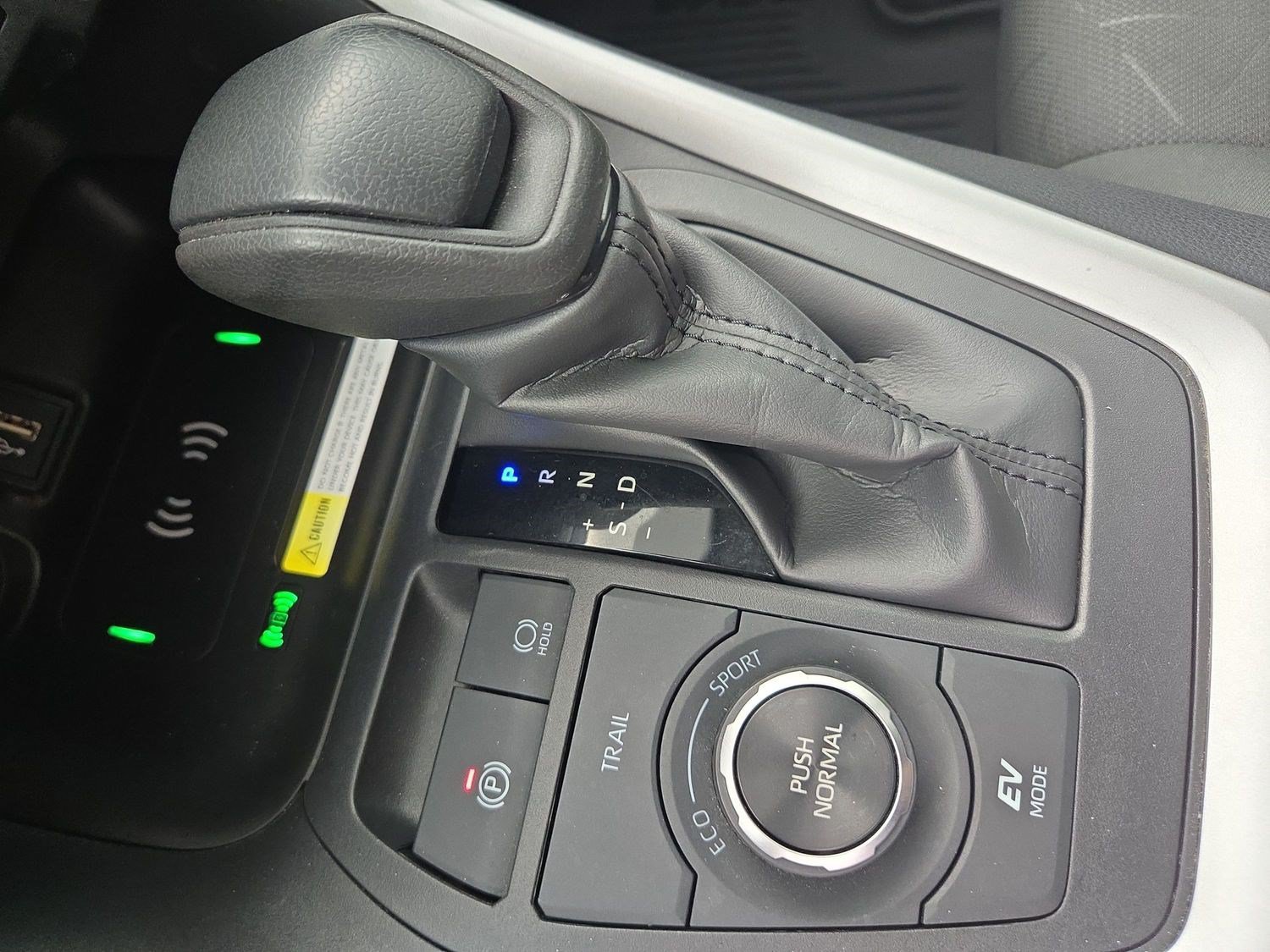 Used 2024 Toyota RAV4 XLE AWD/4WD image 23