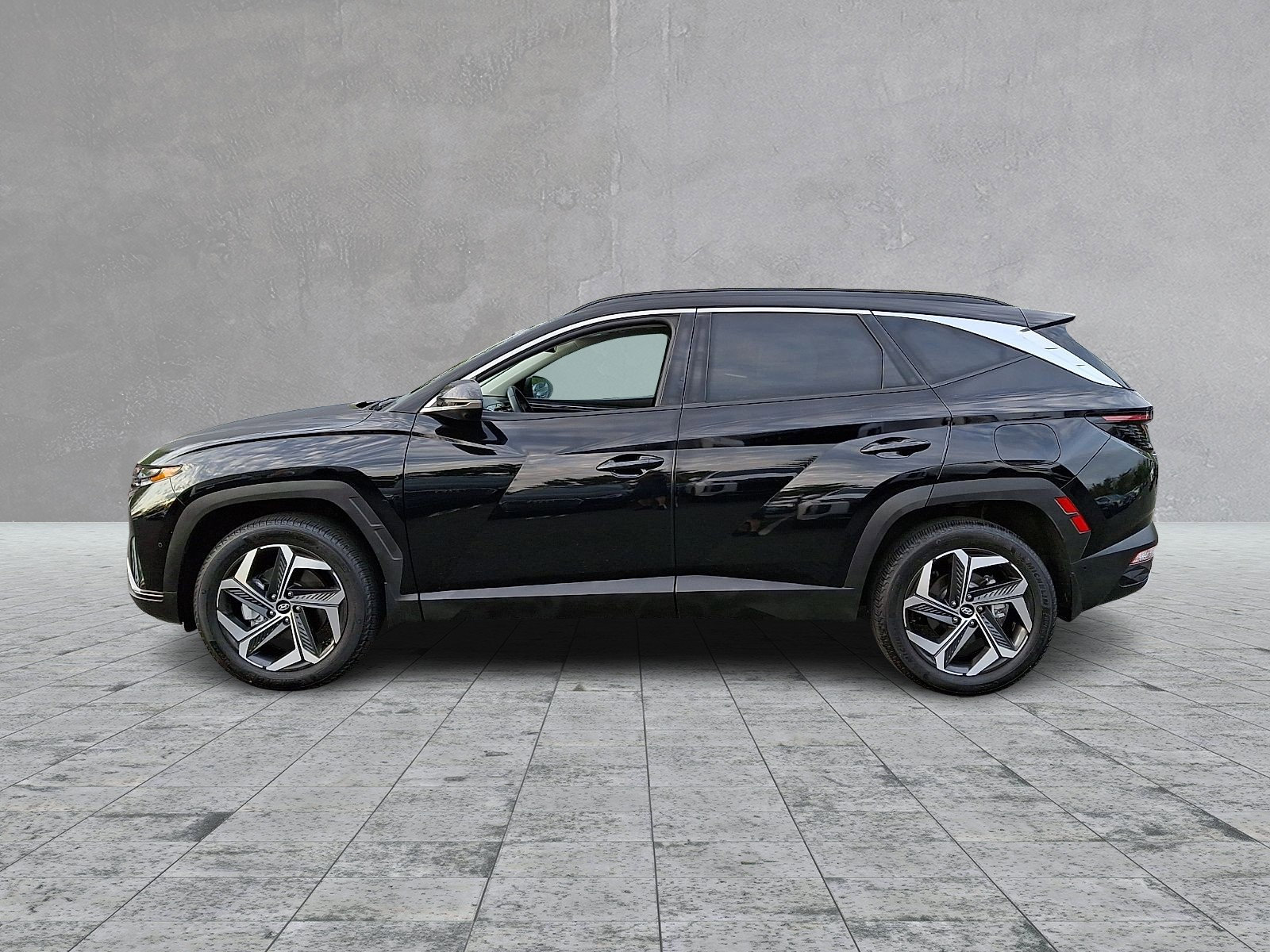 Certified 2023 Hyundai Tucson Limited w/ Cargo Package AWD/4WD image 7