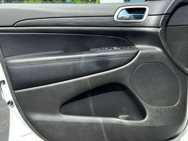 Used 2021 Jeep Grand Cherokee Laredo image 15