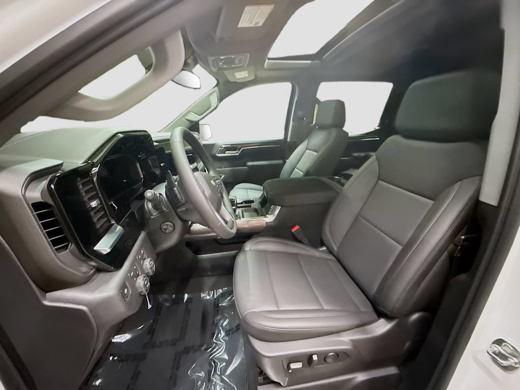 New 2026 Chevrolet Silverado 1500 LTZ w/ LTZ Premium Package AWD/4WD image 22