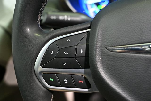 Used 2023 Chrysler Pacifica Limited FWD image 39