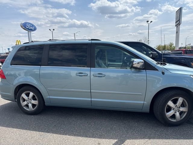 Used 2009 Volkswagen Routan SEL Premium FWD image 7