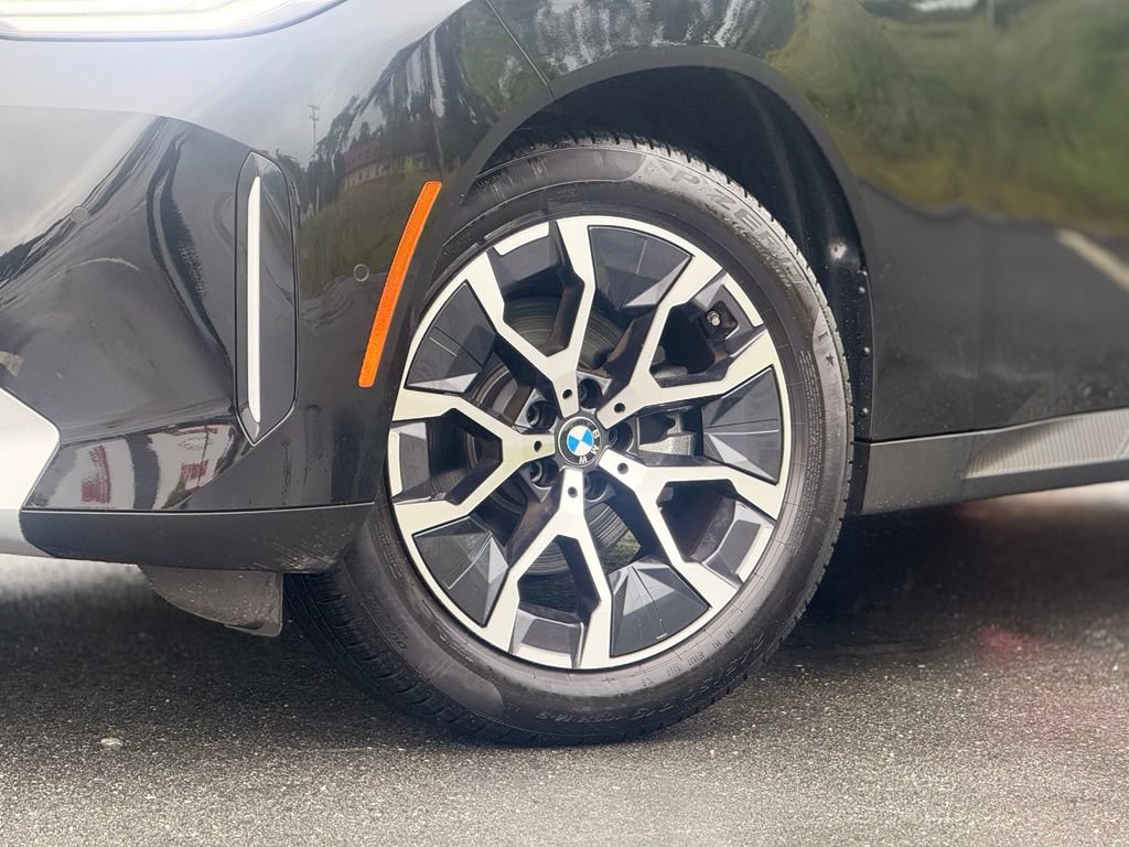 Certified 2025 BMW X3 xDrive30i w/ Premium Package AWD/4WD image 2