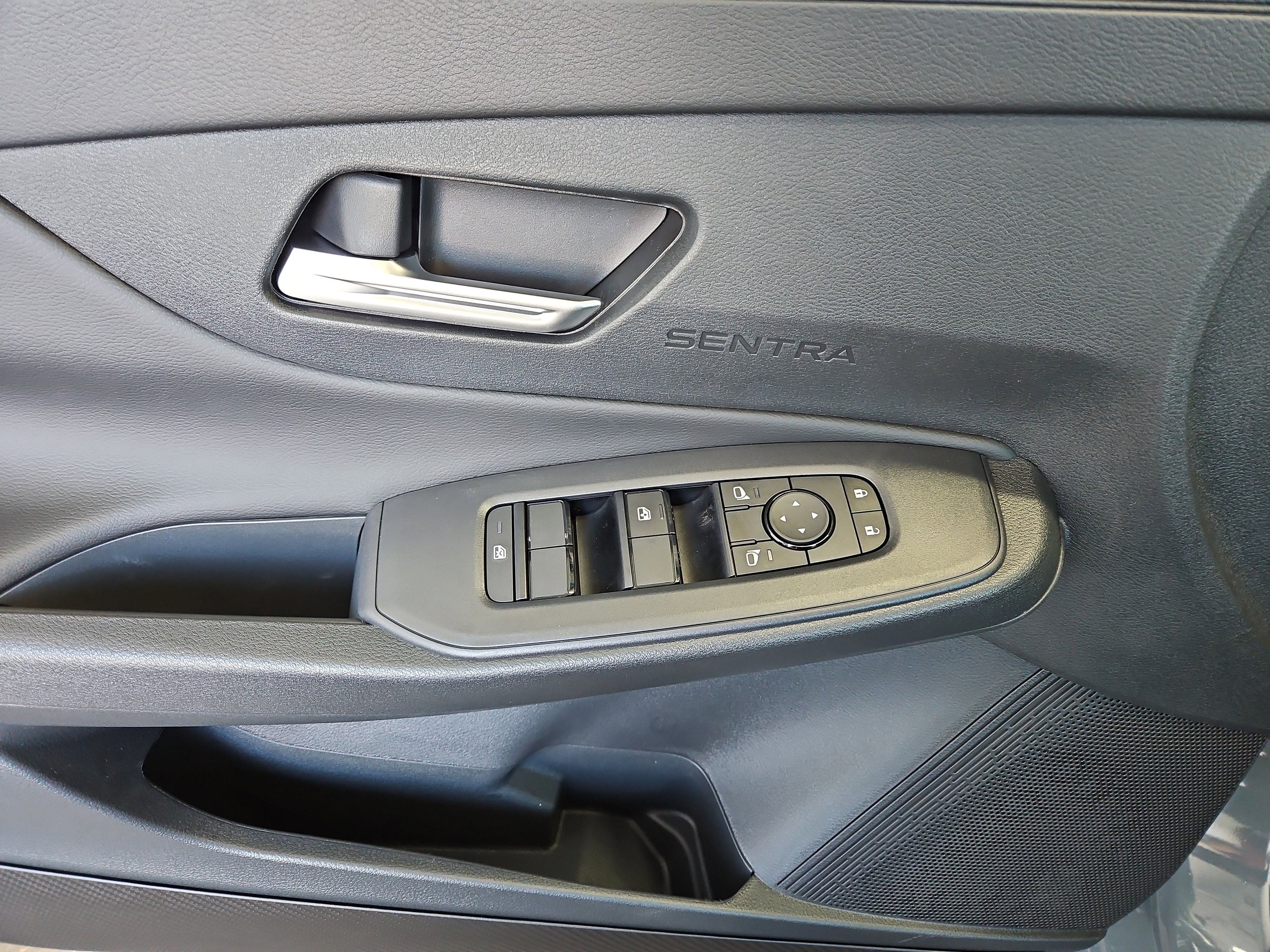 New 2026 Nissan Sentra SV w/ SV Convenience Package FWD image 7