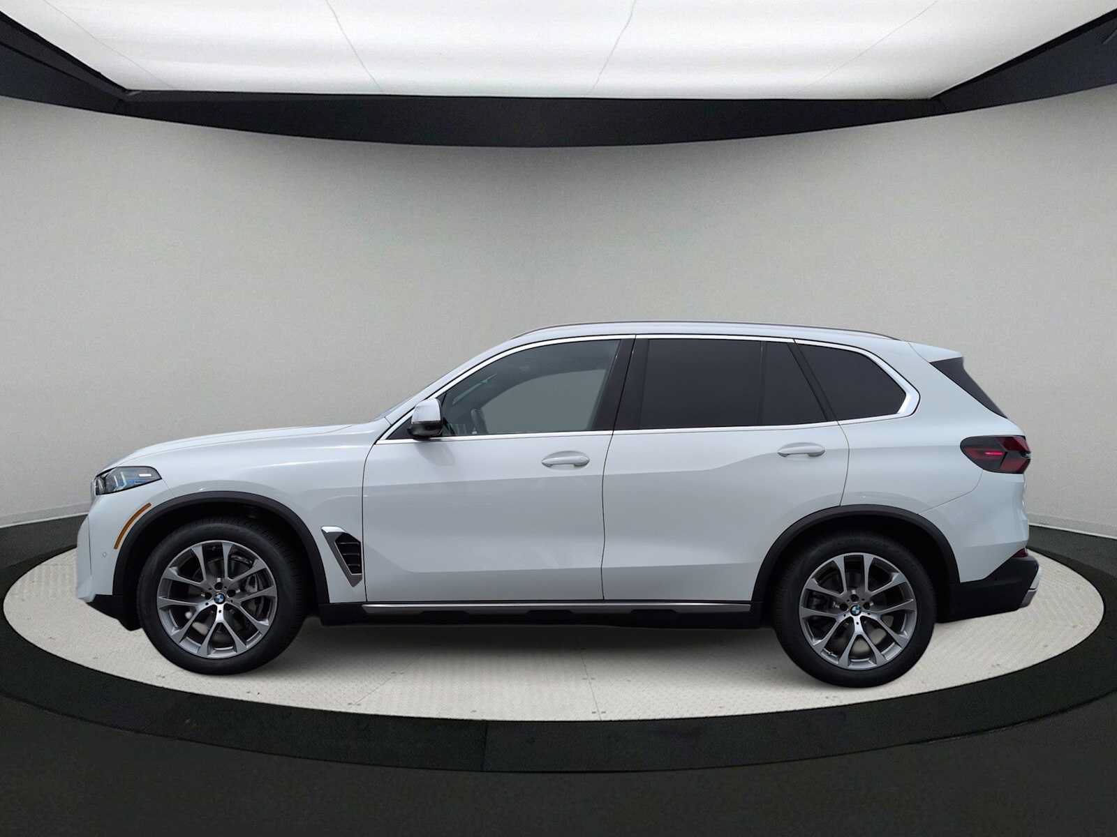 Certified 2024 BMW X5 xDrive40i w/ Executive Package AWD/4WD image 5