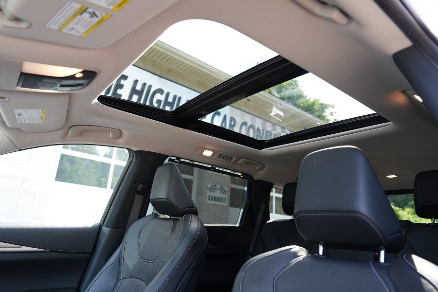 Used 2023 INFINITI QX60 Luxe w/ Cargo Package AWD/4WD image 3