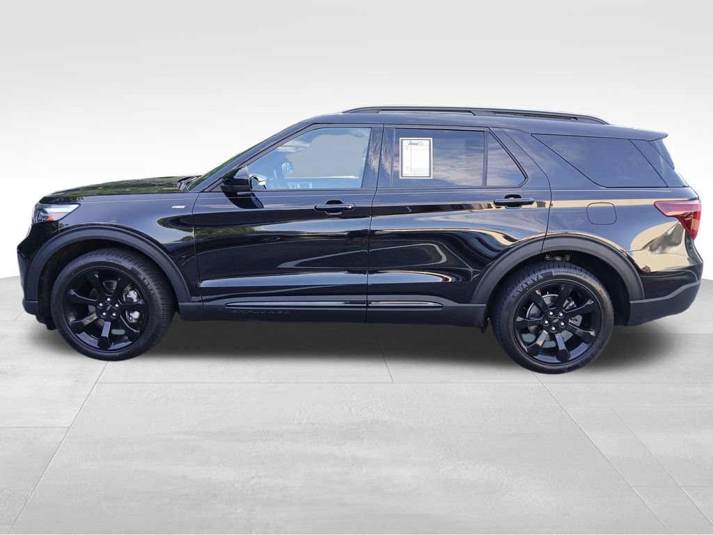 Used 2023 Ford Explorer ST-Line w/ Class IV Trailer Tow Package AWD/4WD image 2