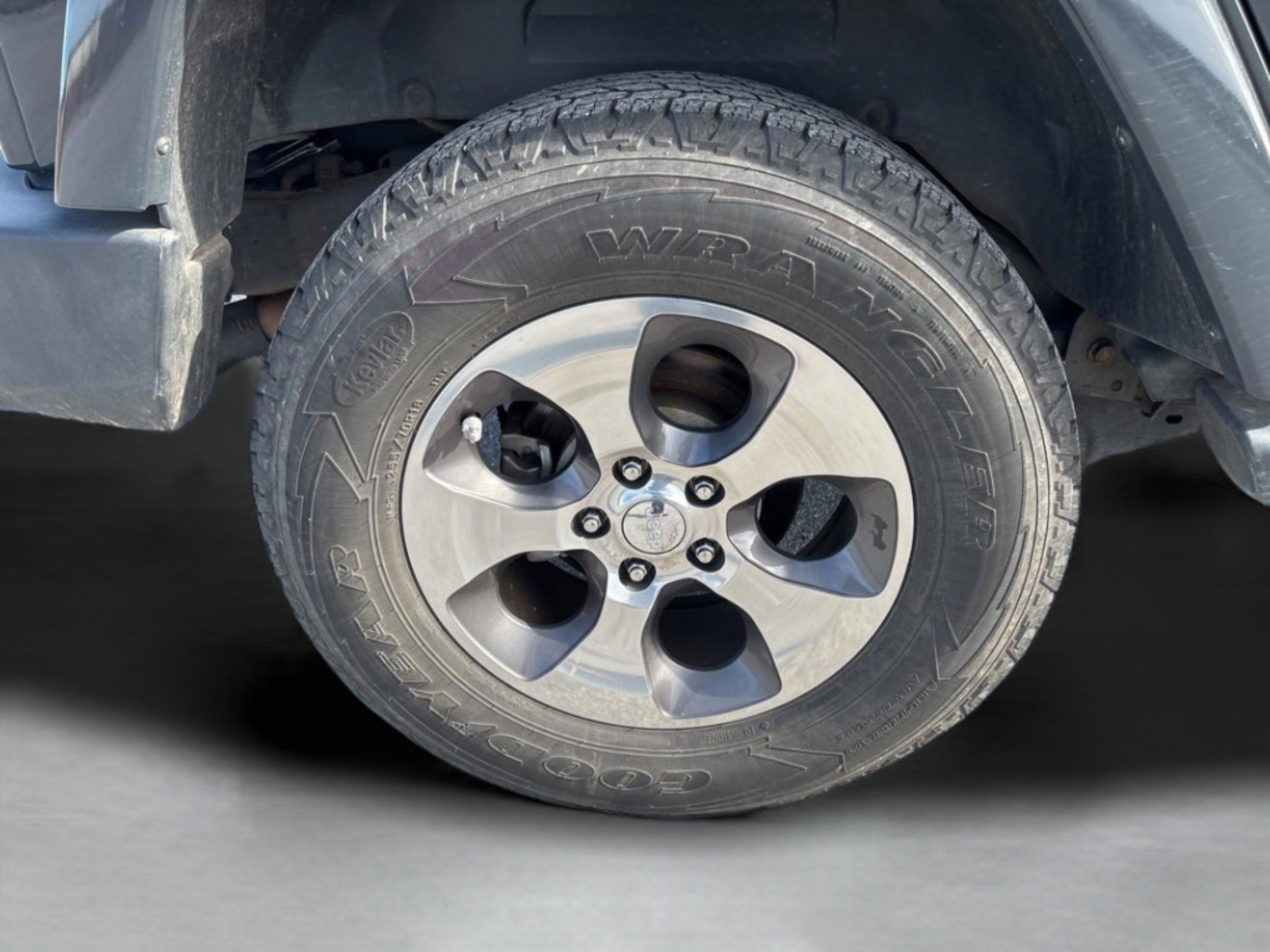 Used 2017 Jeep Wrangler Unlimited Sahara w/ Connectivity Group image 43