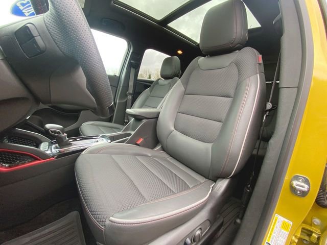 Used 2023 Chevrolet TrailBlazer RS w/ Sun and Liftgate Package AWD/4WD image 19