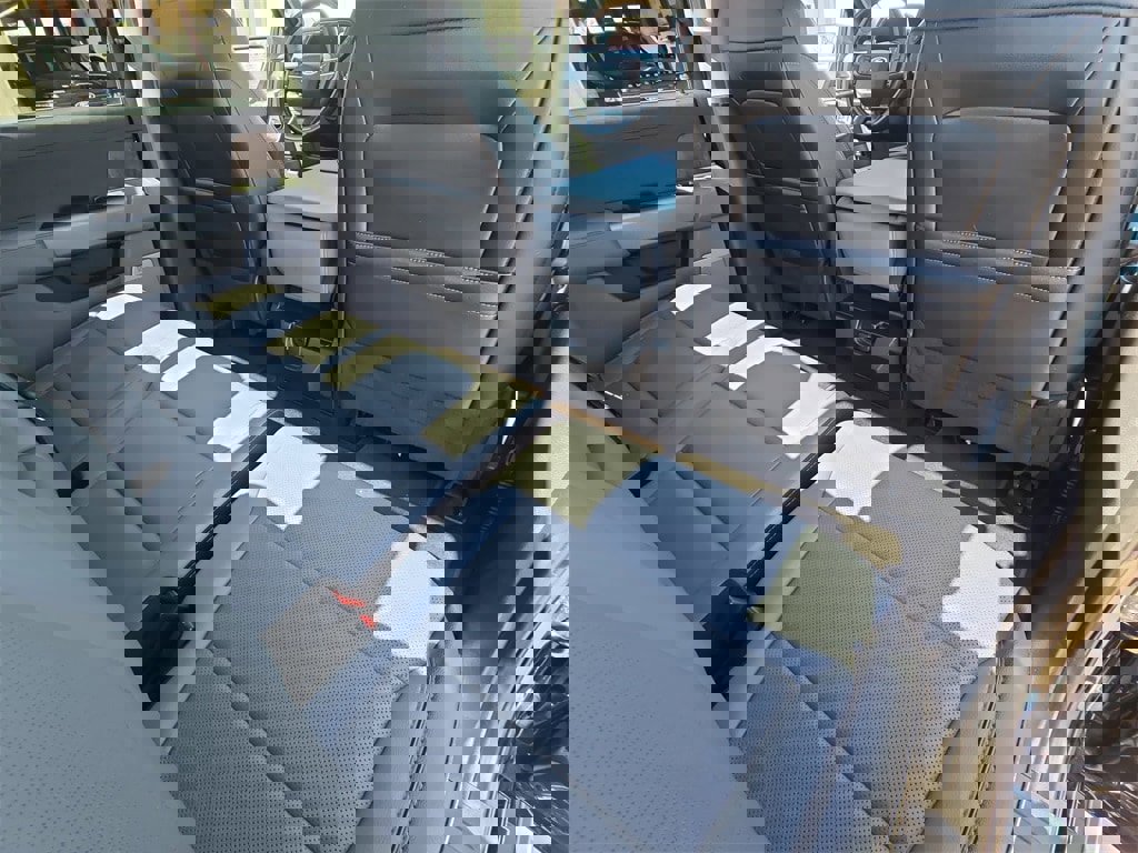 Used 2022 Ford F150 Lariat image 11