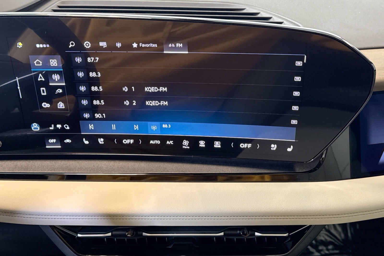 Used 2025 Audi Q6 e-tron Prestige w/ Beige Warm Weather Package image 14