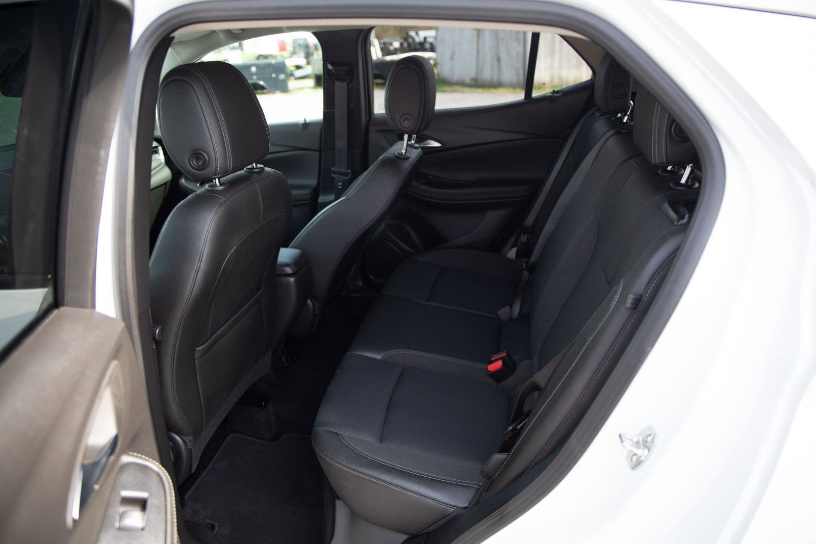 Used 2025 Buick Encore GX Preferred AWD/4WD image 12