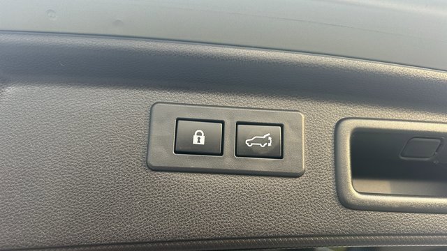 Used 2020 Subaru Forester Limited image 17