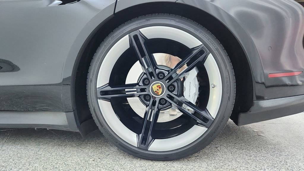 Used 2020 Porsche Taycan 4S w/ Premium Package image 41