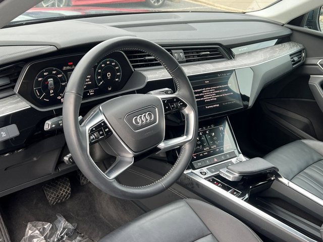 Used 2021 Audi e-tron Premium w/ Convenience Plus Package image 23