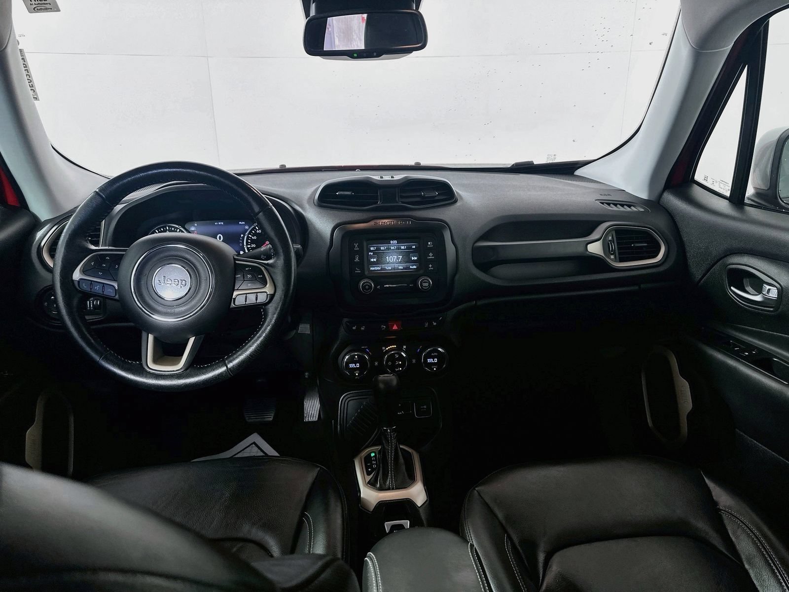 Used 2017 Jeep Renegade Limited w/ Advanced Technology Group FWD image 22