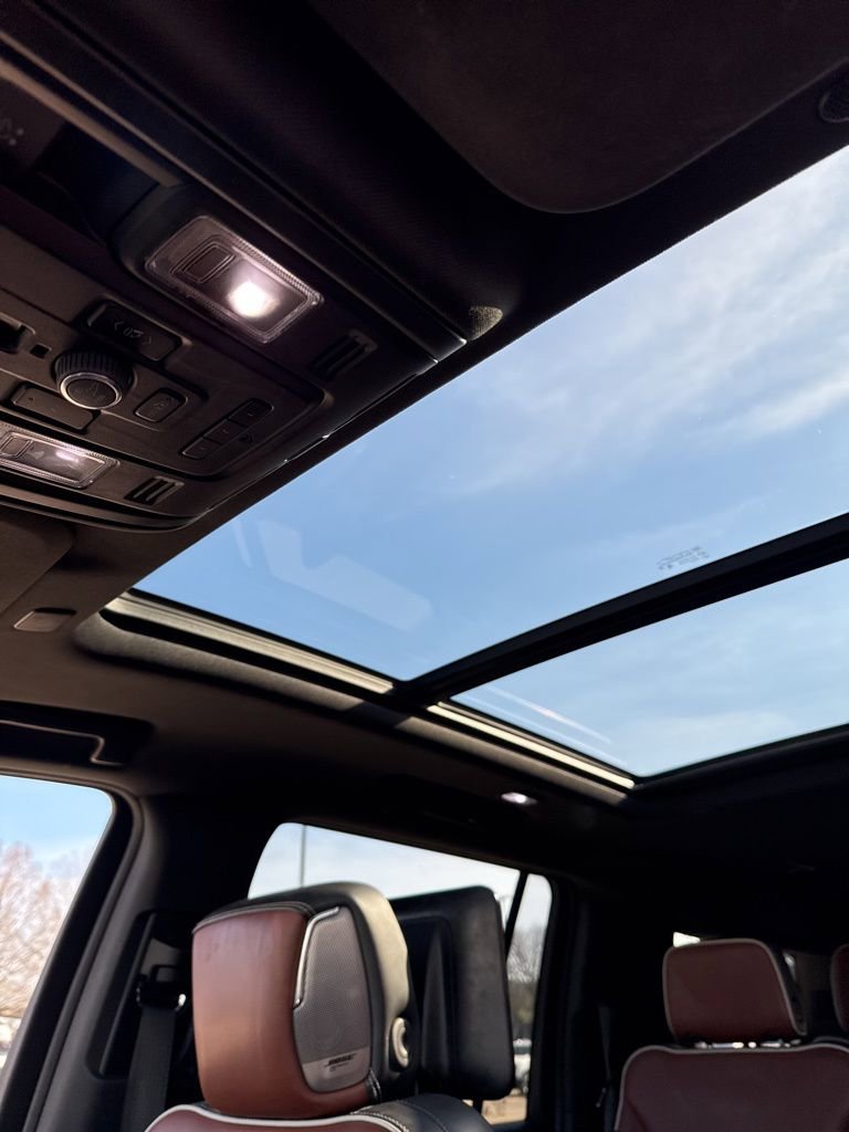 Used 2023 GMC Yukon XL Denali Ultimate image 12