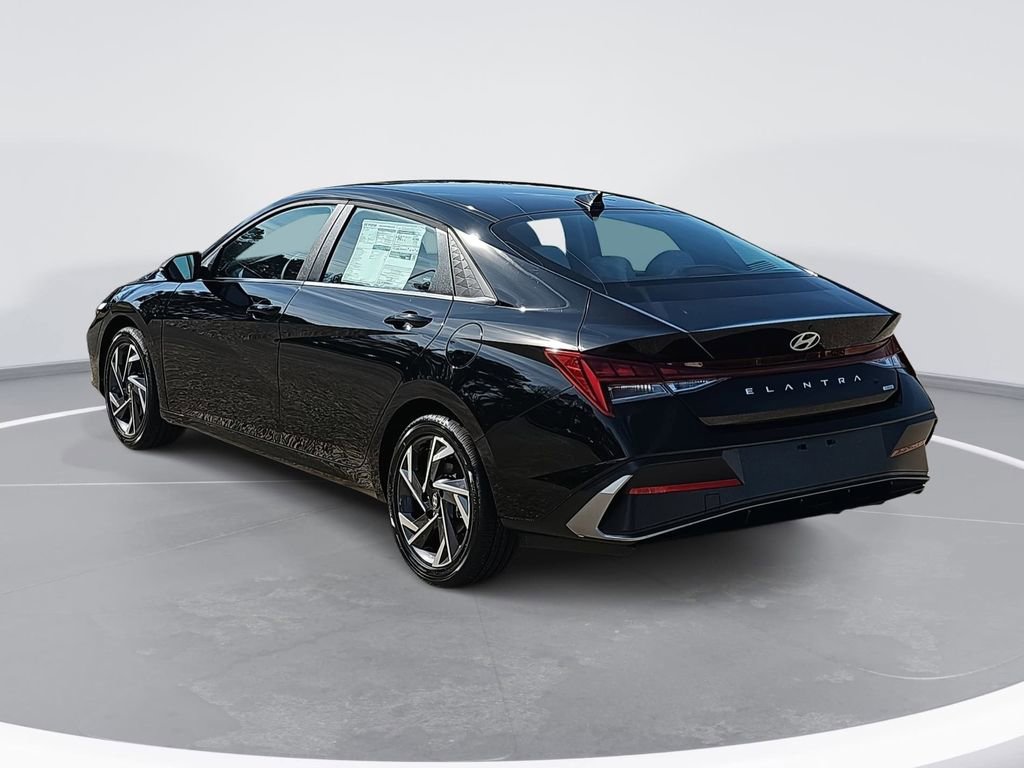 New 2026 Hyundai Elantra Limited image 7