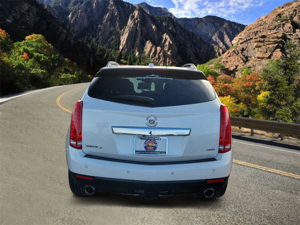 Used 2015 Cadillac SRX Luxury w/ Trailering Package image 4