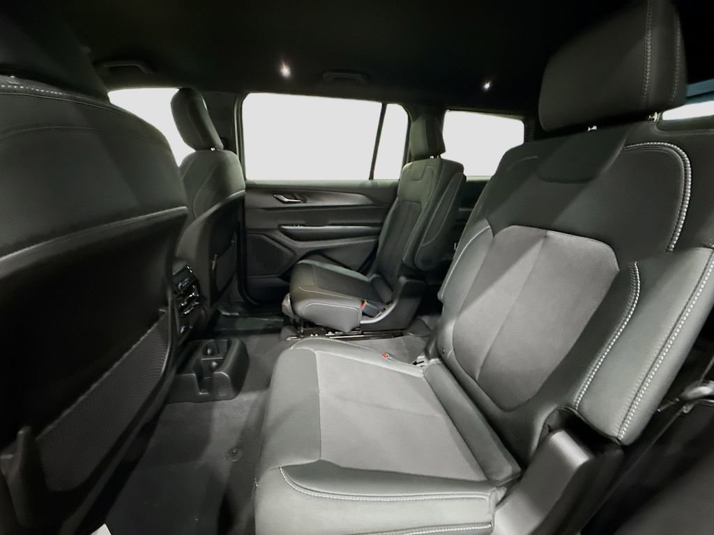New 2025 Jeep Grand Cherokee L Laredo image 11