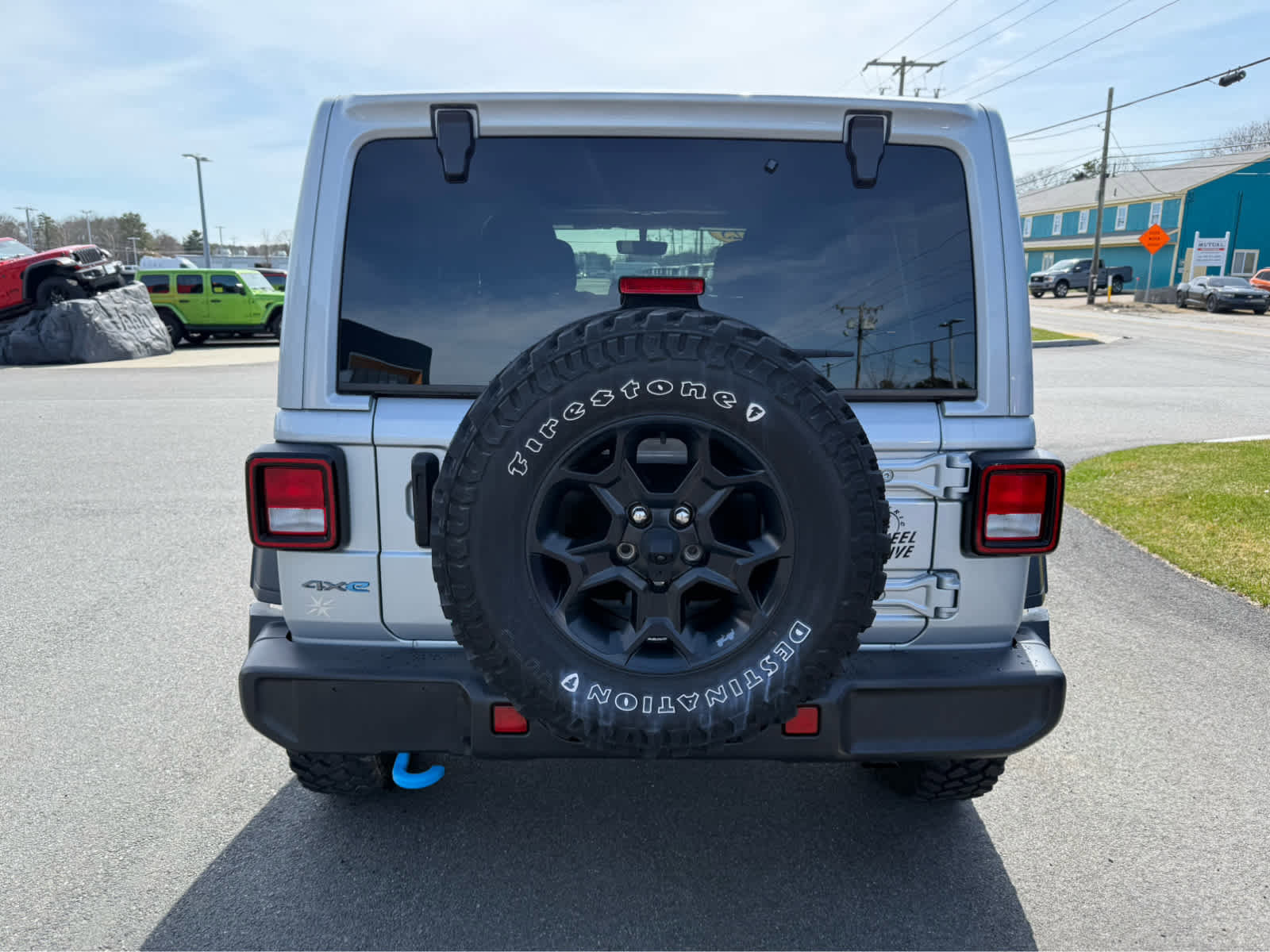 Used 2023 Jeep Wrangler Unlimited w/ Sun & Screen Package image 10