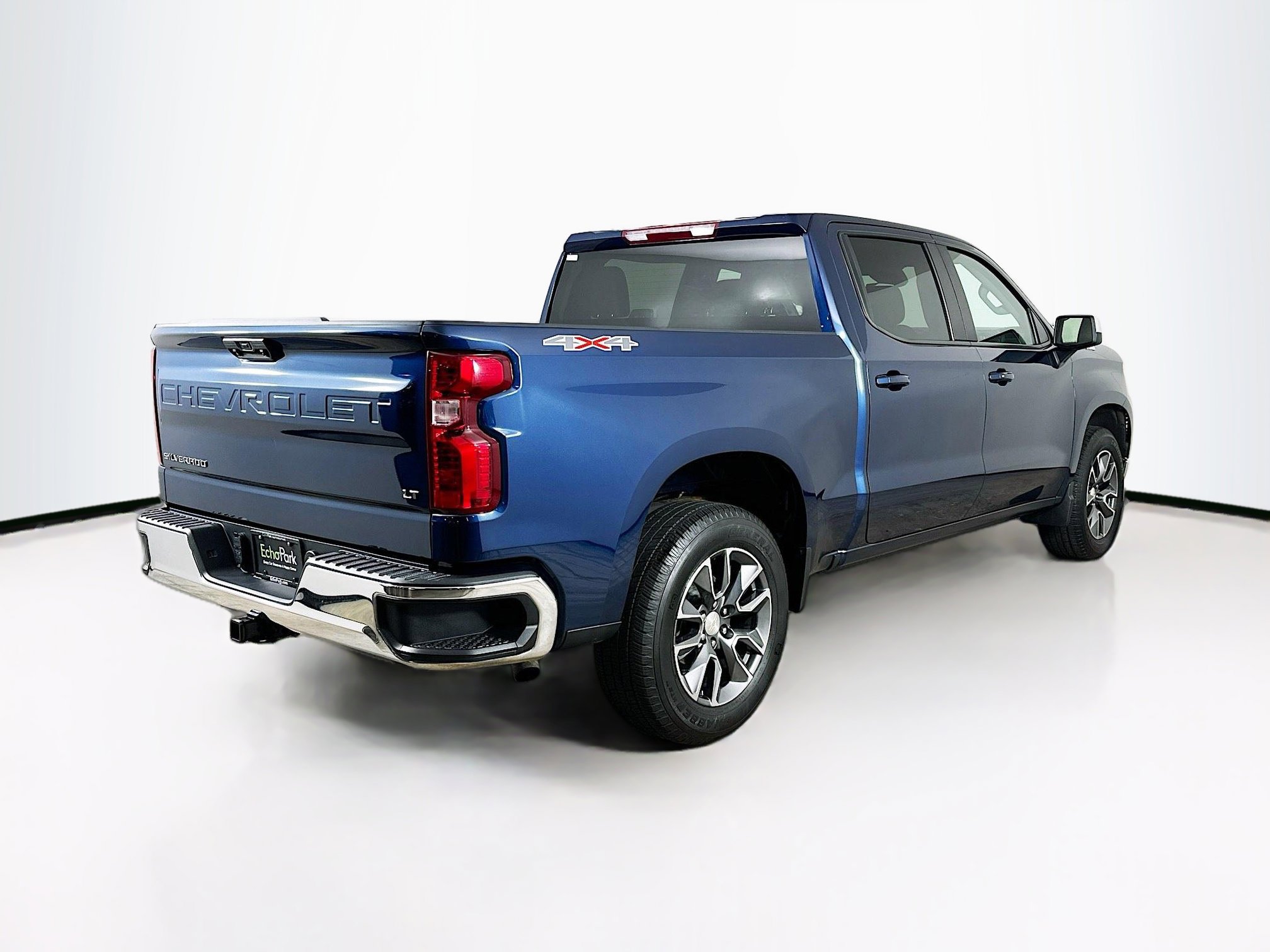 Used 2023 Chevrolet Silverado 1500 LT AWD/4WD image 9