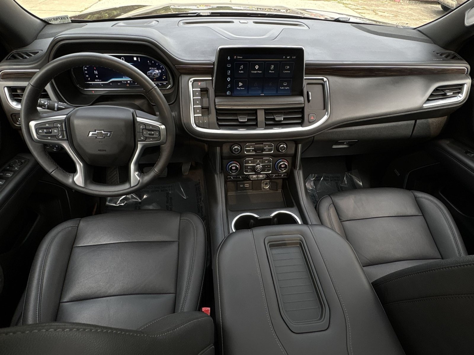 Used 2022 Chevrolet Tahoe Z71 w/ Luxury Package AWD/4WD image 33