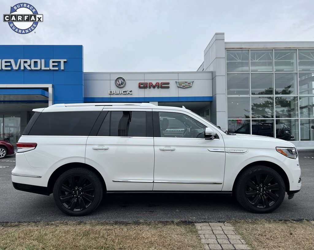 Used 2023 Lincoln Navigator Reserve image 4