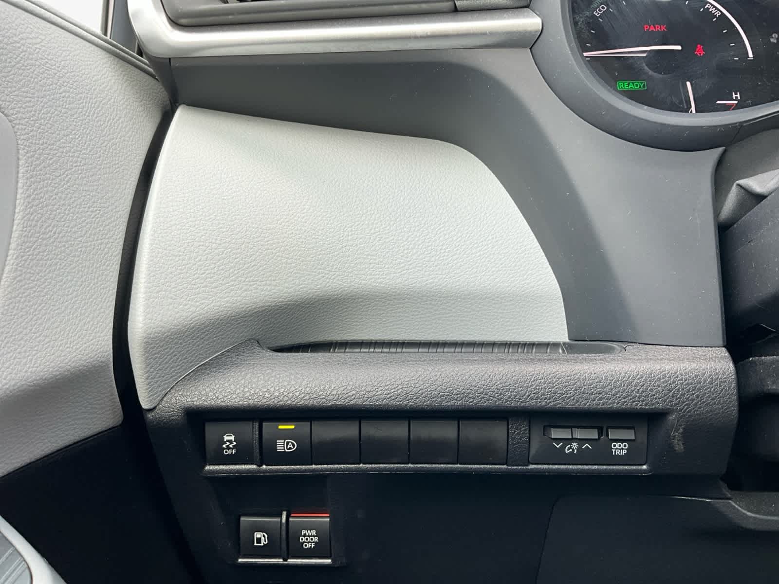 Used 2026 Toyota Sienna XLE FWD image 18