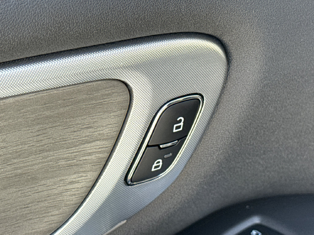 Used 2025 Ford Expedition Platinum AWD/4WD image 22